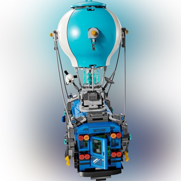 LEGO fortnight battle bus - Picture 5 of 7